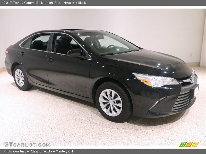 Midnight Black Metallic / Black 2017 Toyota Camry LE