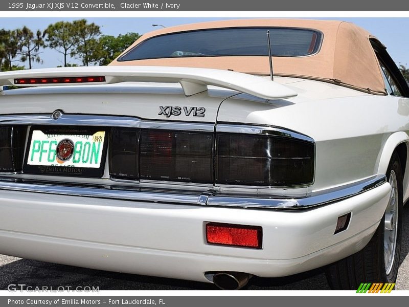 1995 XJ XJS V12 Convertible Logo