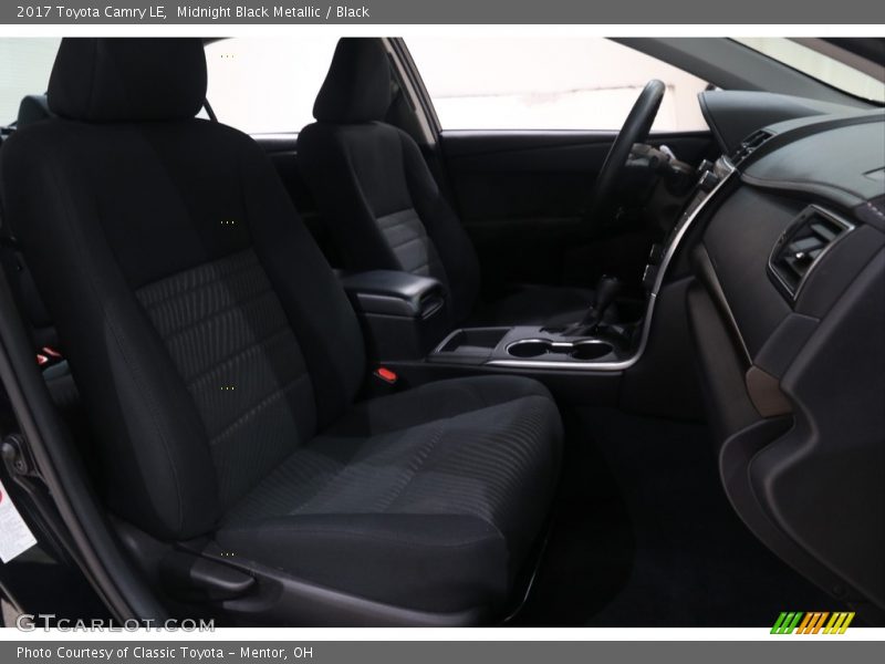 Midnight Black Metallic / Black 2017 Toyota Camry LE