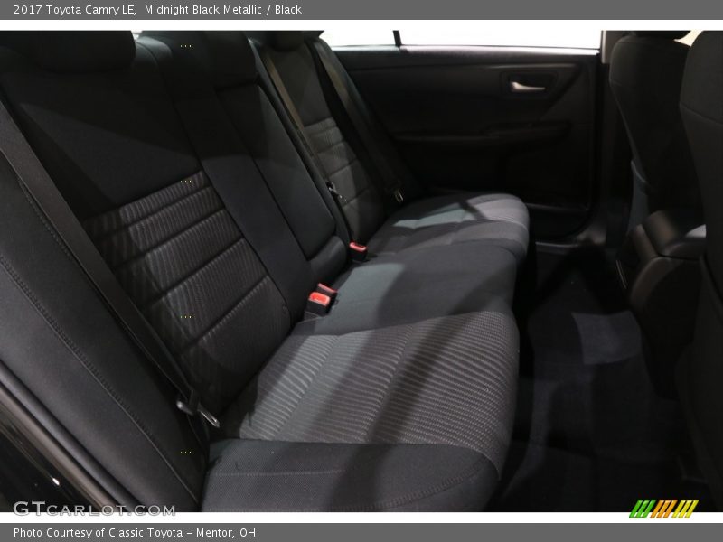 Midnight Black Metallic / Black 2017 Toyota Camry LE