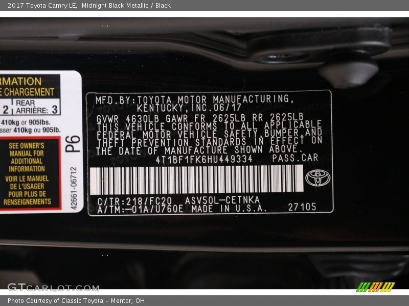 Midnight Black Metallic / Black 2017 Toyota Camry LE