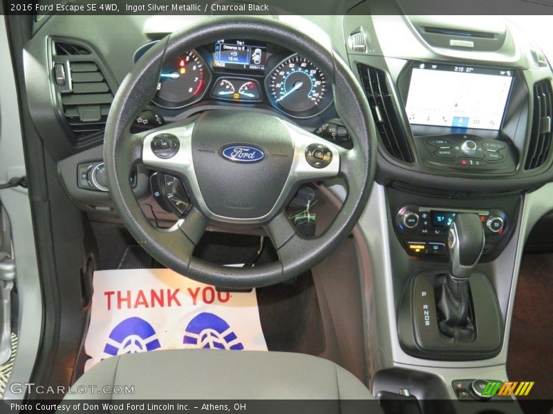 Ingot Silver Metallic / Charcoal Black 2016 Ford Escape SE 4WD