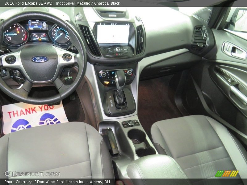 Ingot Silver Metallic / Charcoal Black 2016 Ford Escape SE 4WD