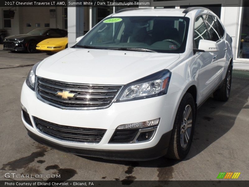 Summit White / Dark Titanium/Light Titanium 2017 Chevrolet Traverse LT AWD