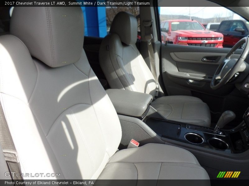 Summit White / Dark Titanium/Light Titanium 2017 Chevrolet Traverse LT AWD