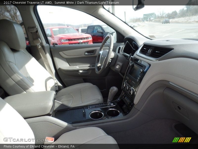 Summit White / Dark Titanium/Light Titanium 2017 Chevrolet Traverse LT AWD