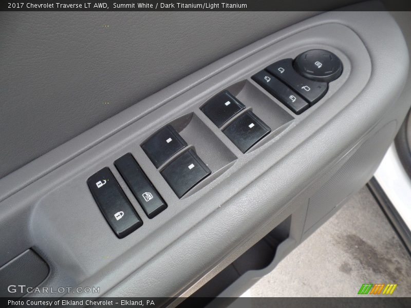 Summit White / Dark Titanium/Light Titanium 2017 Chevrolet Traverse LT AWD
