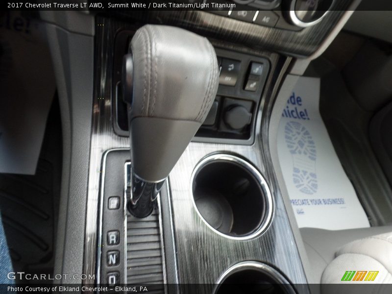 Summit White / Dark Titanium/Light Titanium 2017 Chevrolet Traverse LT AWD