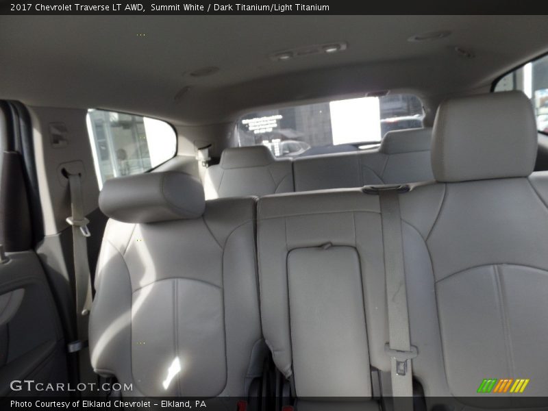 Summit White / Dark Titanium/Light Titanium 2017 Chevrolet Traverse LT AWD