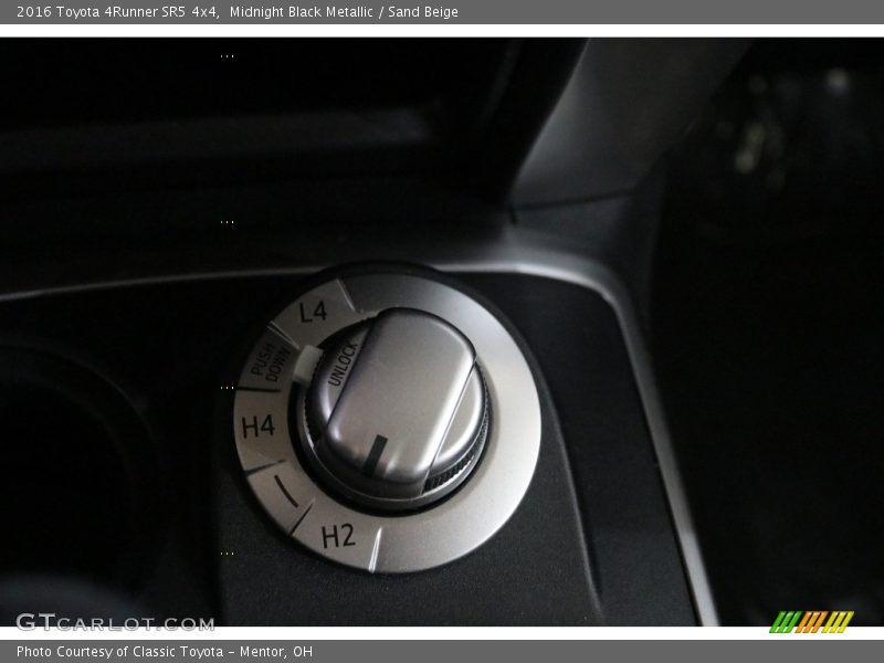 Midnight Black Metallic / Sand Beige 2016 Toyota 4Runner SR5 4x4