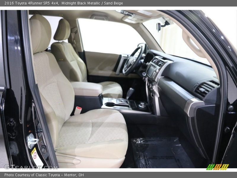 Midnight Black Metallic / Sand Beige 2016 Toyota 4Runner SR5 4x4