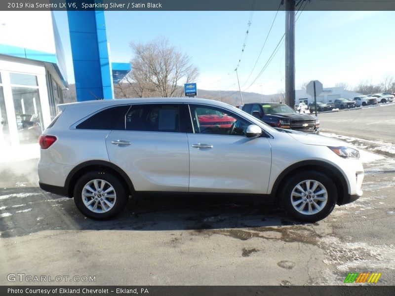 Sparkling Silver / Satin Black 2019 Kia Sorento LX V6