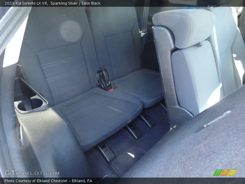 Sparkling Silver / Satin Black 2019 Kia Sorento LX V6