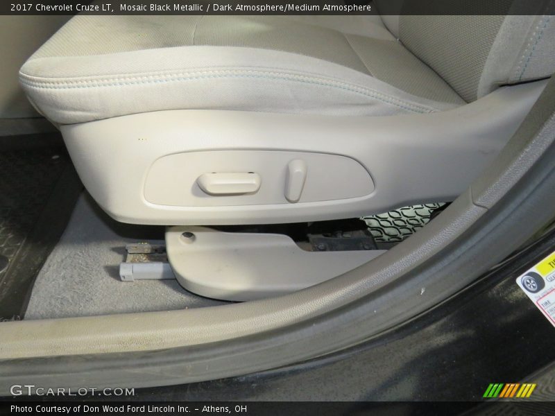 Mosaic Black Metallic / Dark Atmosphere/Medium Atmosphere 2017 Chevrolet Cruze LT