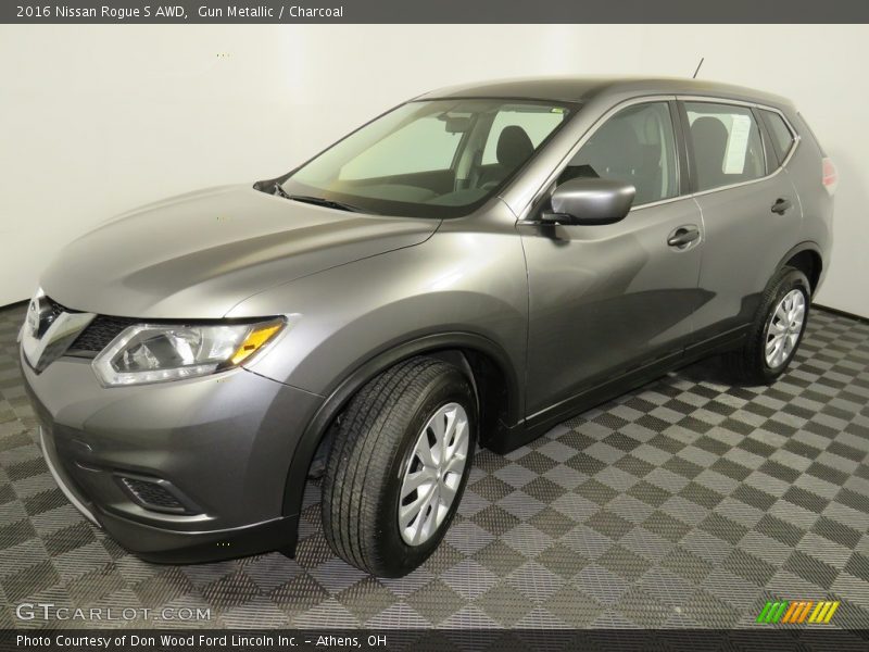 Gun Metallic / Charcoal 2016 Nissan Rogue S AWD