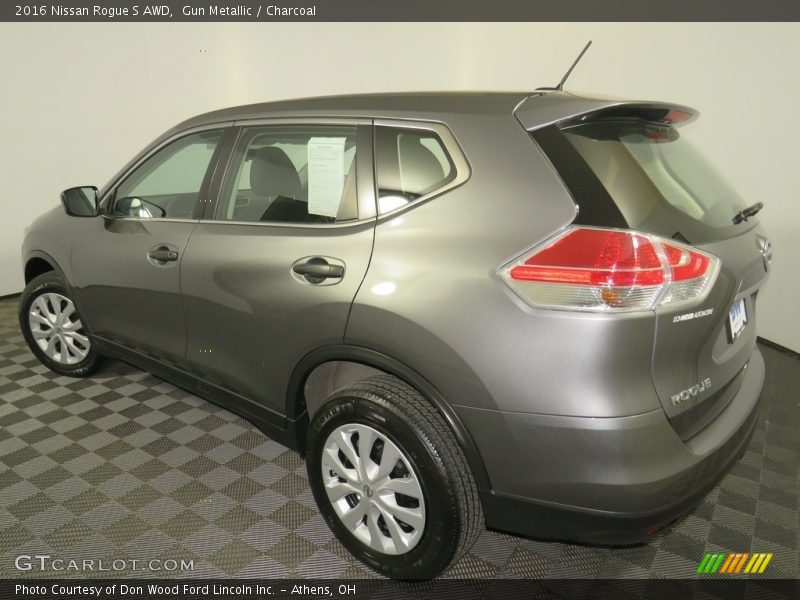 Gun Metallic / Charcoal 2016 Nissan Rogue S AWD