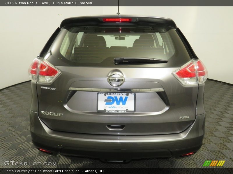 Gun Metallic / Charcoal 2016 Nissan Rogue S AWD