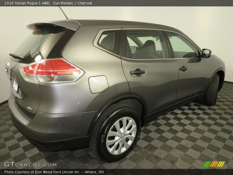 Gun Metallic / Charcoal 2016 Nissan Rogue S AWD
