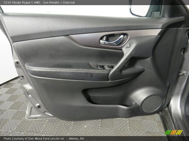 Gun Metallic / Charcoal 2016 Nissan Rogue S AWD