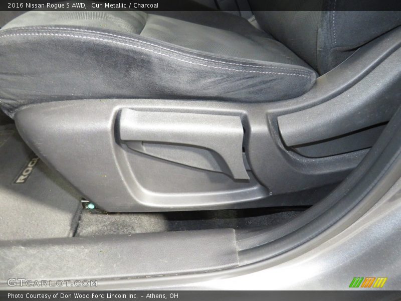 Gun Metallic / Charcoal 2016 Nissan Rogue S AWD