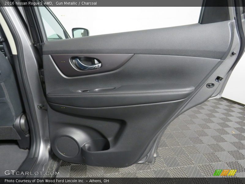 Gun Metallic / Charcoal 2016 Nissan Rogue S AWD