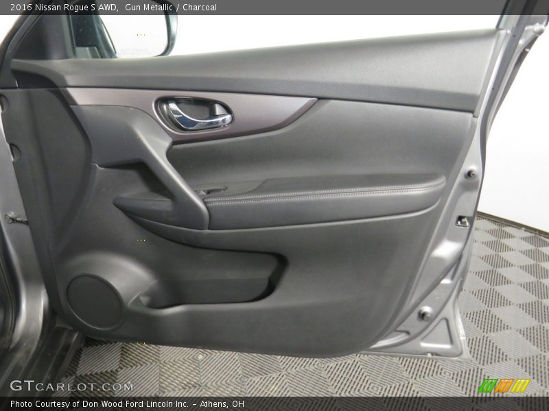 Gun Metallic / Charcoal 2016 Nissan Rogue S AWD