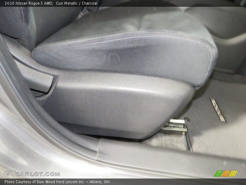 Gun Metallic / Charcoal 2016 Nissan Rogue S AWD