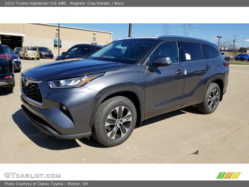 Magnetic Gray Metallic / Black 2020 Toyota Highlander XLE AWD