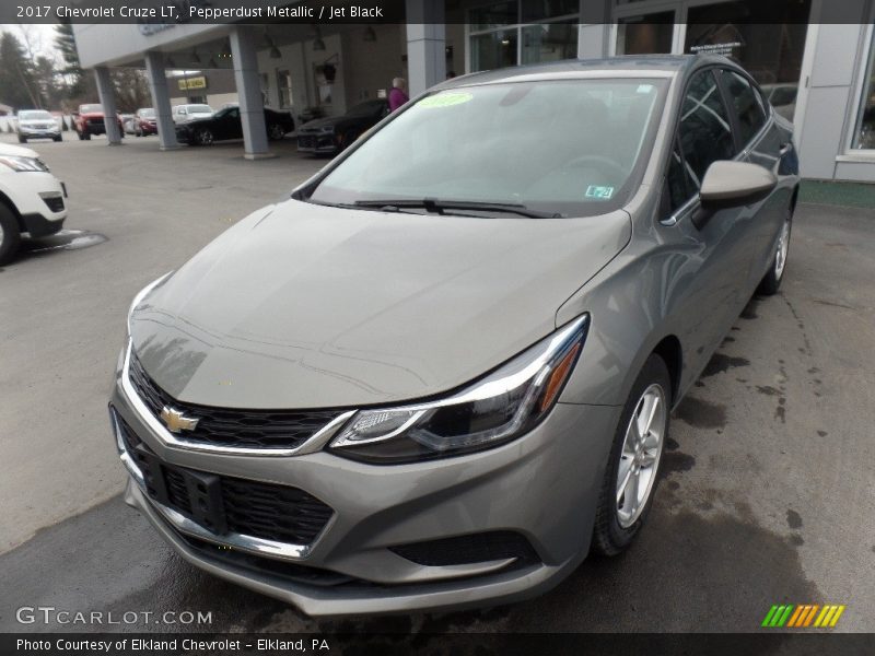Pepperdust Metallic / Jet Black 2017 Chevrolet Cruze LT
