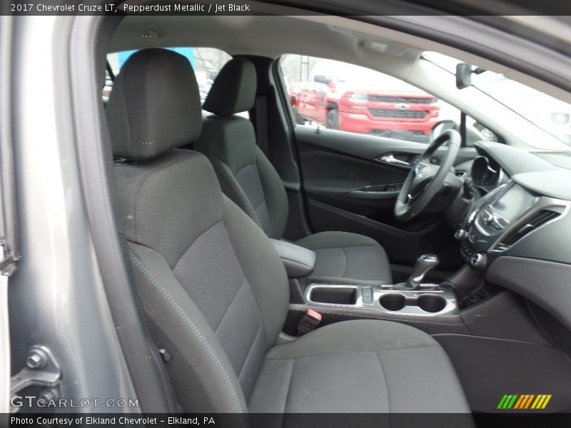 Pepperdust Metallic / Jet Black 2017 Chevrolet Cruze LT