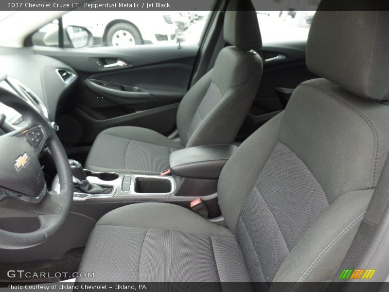 Pepperdust Metallic / Jet Black 2017 Chevrolet Cruze LT