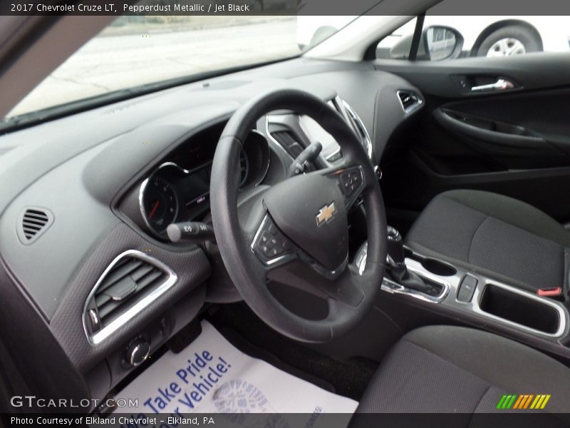 Pepperdust Metallic / Jet Black 2017 Chevrolet Cruze LT