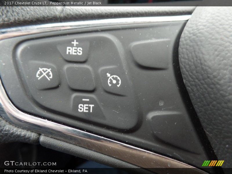 Pepperdust Metallic / Jet Black 2017 Chevrolet Cruze LT