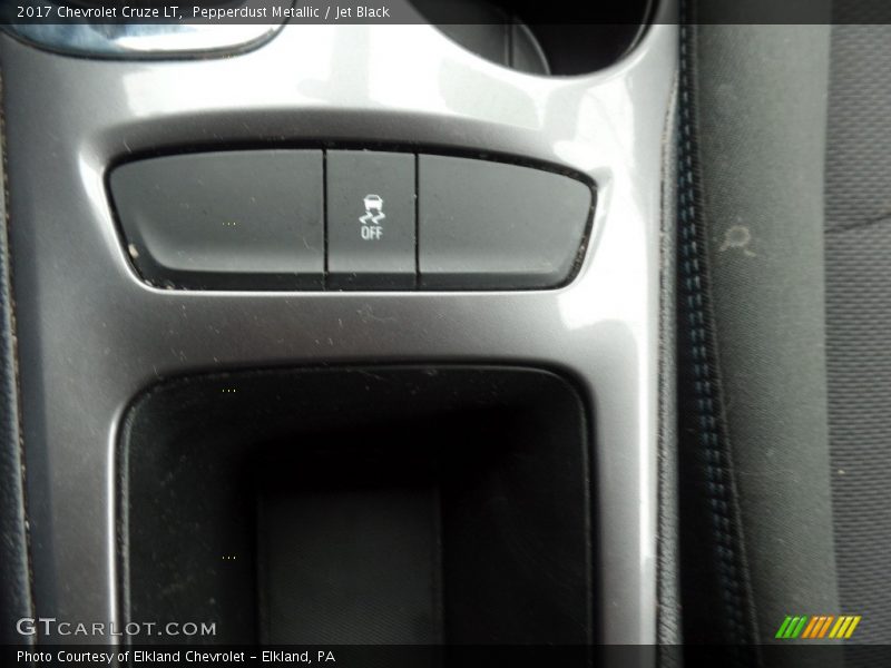 Pepperdust Metallic / Jet Black 2017 Chevrolet Cruze LT