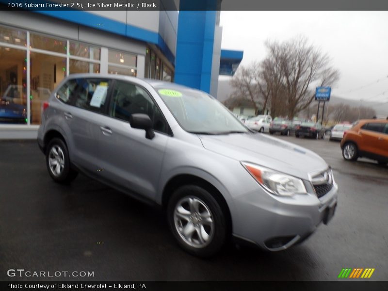 Ice Silver Metallic / Black 2016 Subaru Forester 2.5i