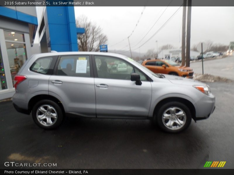 Ice Silver Metallic / Black 2016 Subaru Forester 2.5i