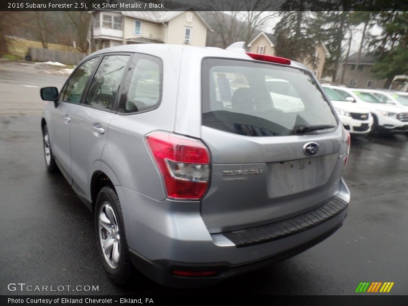 Ice Silver Metallic / Black 2016 Subaru Forester 2.5i