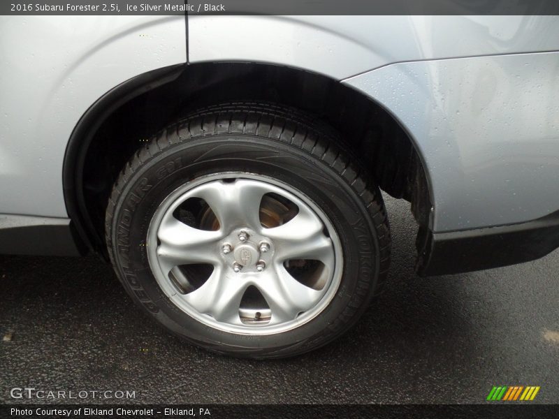 Ice Silver Metallic / Black 2016 Subaru Forester 2.5i