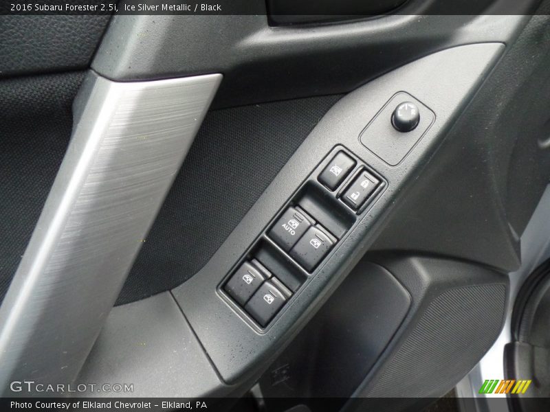 Ice Silver Metallic / Black 2016 Subaru Forester 2.5i