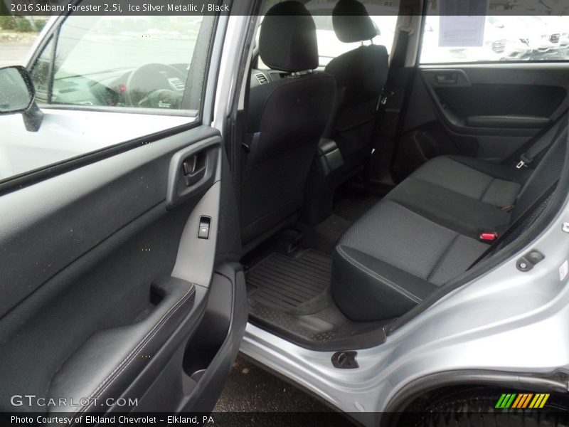 Ice Silver Metallic / Black 2016 Subaru Forester 2.5i