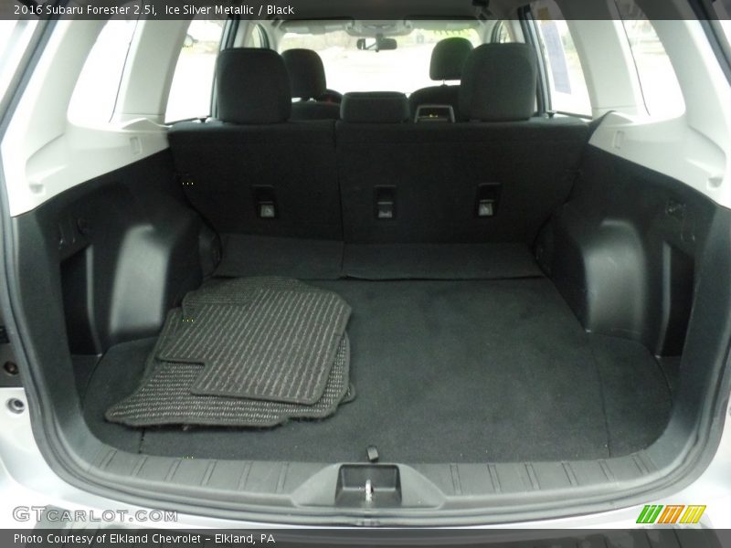 Ice Silver Metallic / Black 2016 Subaru Forester 2.5i