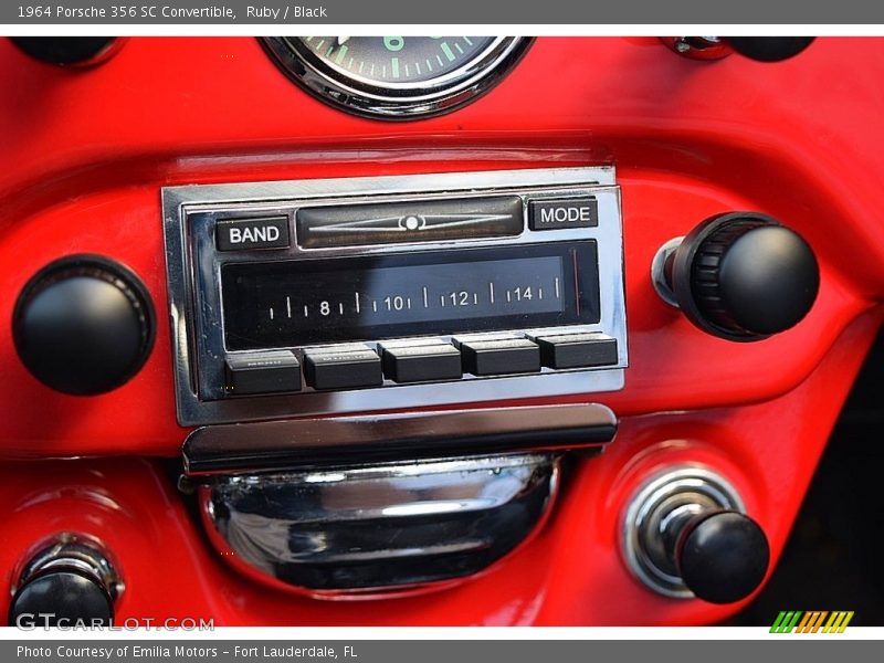 Audio System of 1964 356 SC Convertible