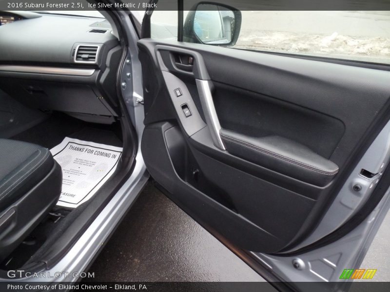 Ice Silver Metallic / Black 2016 Subaru Forester 2.5i