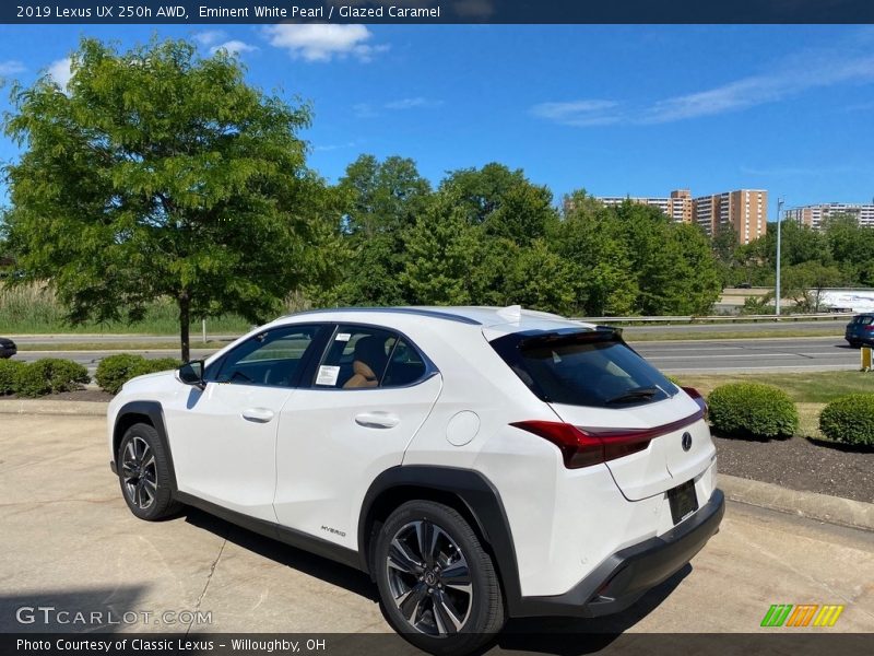 Eminent White Pearl / Glazed Caramel 2019 Lexus UX 250h AWD