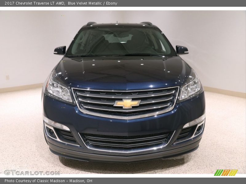 Blue Velvet Metallic / Ebony 2017 Chevrolet Traverse LT AWD