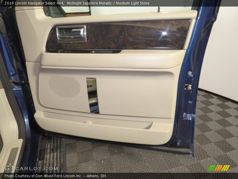 Door Panel of 2016 Navigator Select 4x4