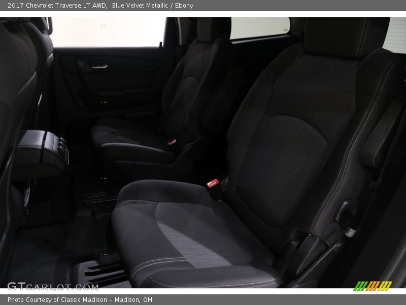 Blue Velvet Metallic / Ebony 2017 Chevrolet Traverse LT AWD