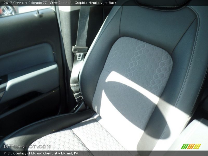Graphite Metallic / Jet Black 2017 Chevrolet Colorado Z71 Crew Cab 4x4