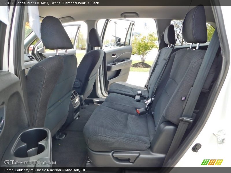 White Diamond Pearl / Black 2017 Honda Pilot EX AWD