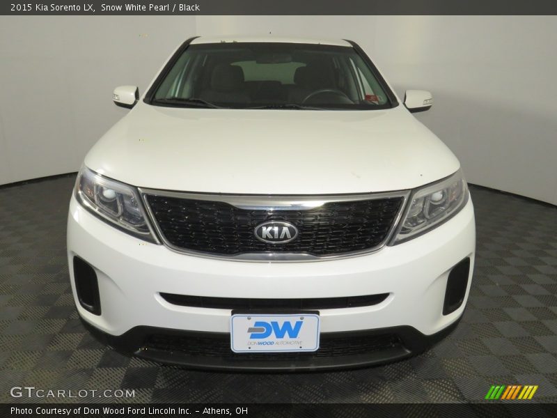 Snow White Pearl / Black 2015 Kia Sorento LX